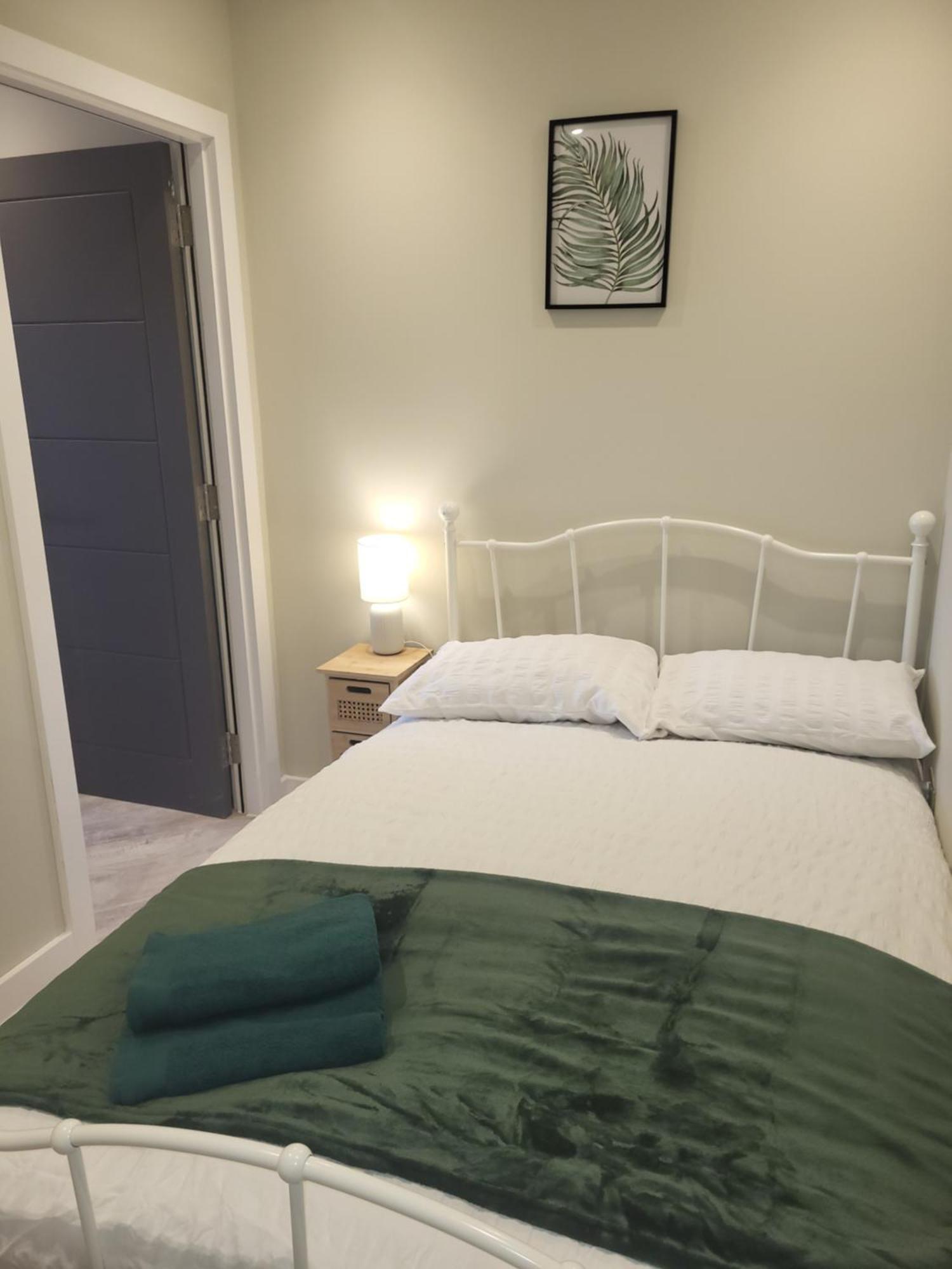 Modern Relaxing 2 Bedroom - Apartment *