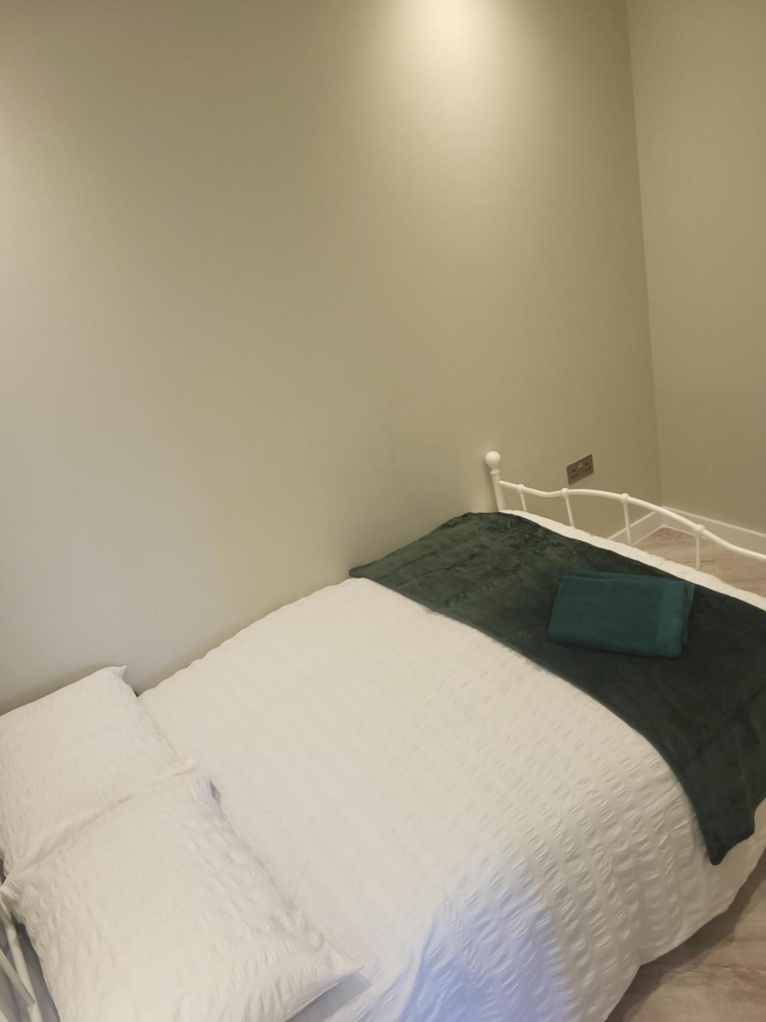 Apartment Modern Relaxing 2 Bedroom - *