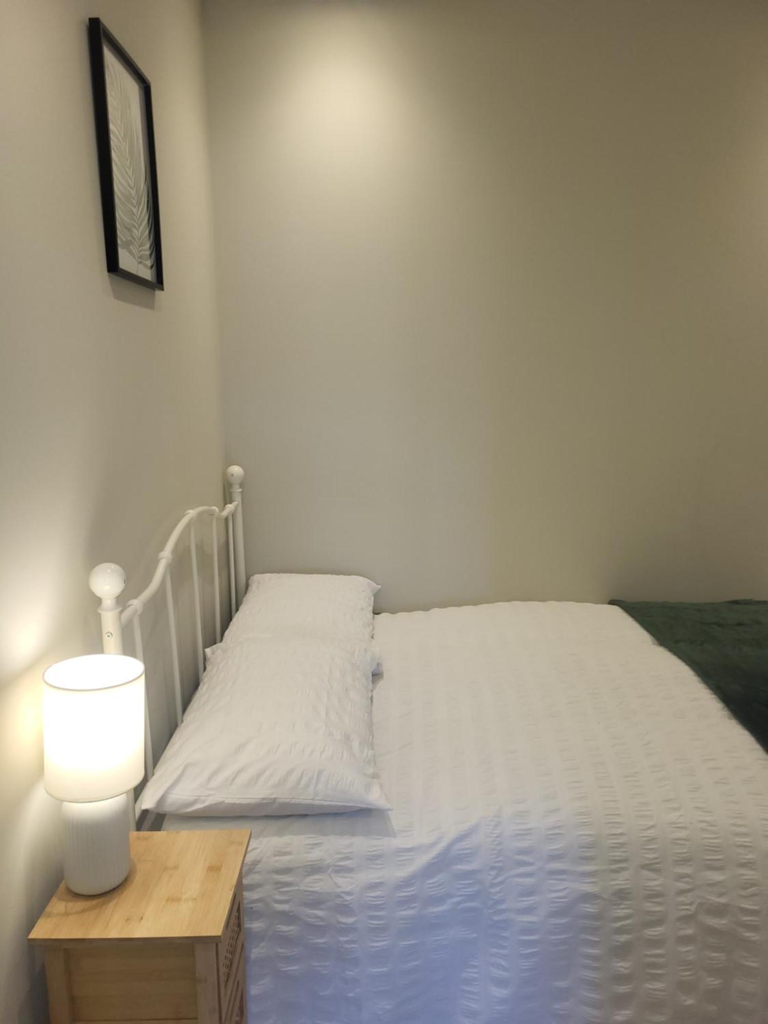 Apartment Modern Relaxing 2 Bedroom - *