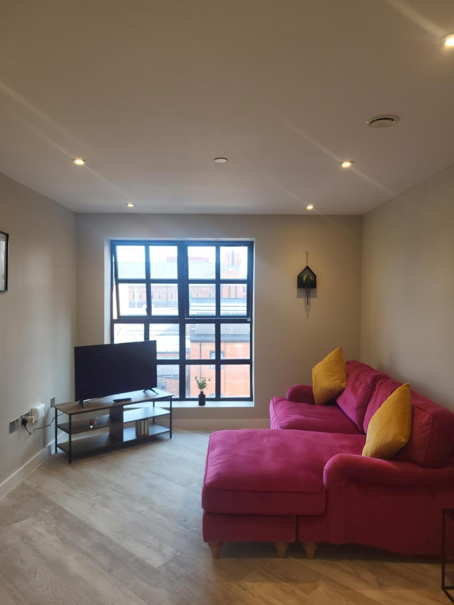 Apartment Modern Relaxing 2 Bedroom -